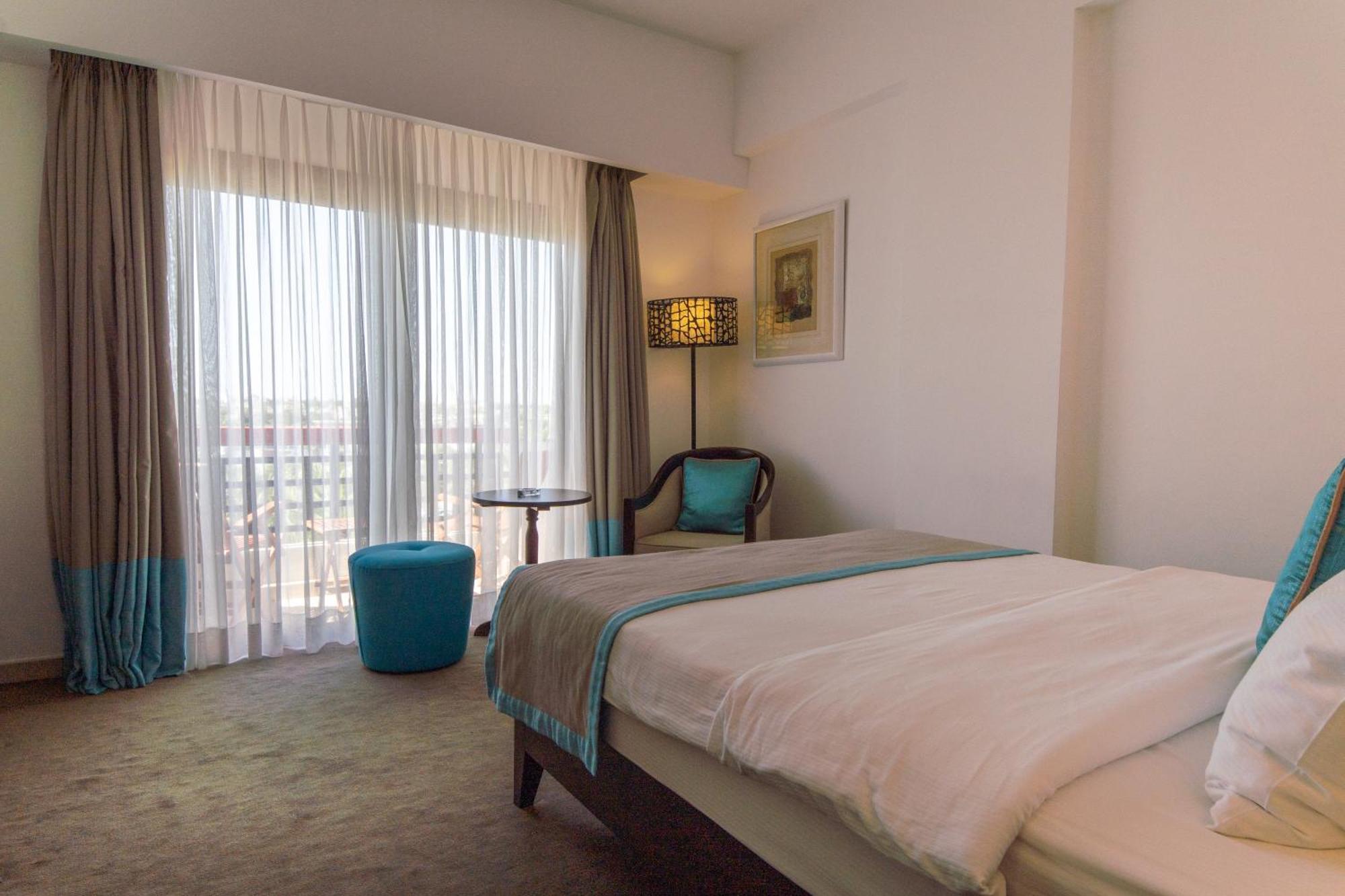 Arkin Palm Beach Hotel Фамагуста Екстериор снимка