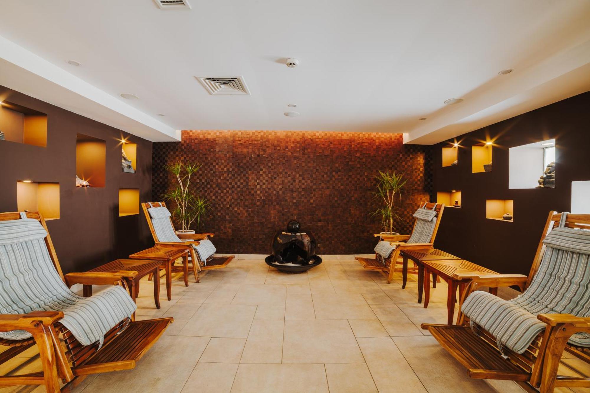 Arkin Palm Beach Hotel Фамагуста Екстериор снимка